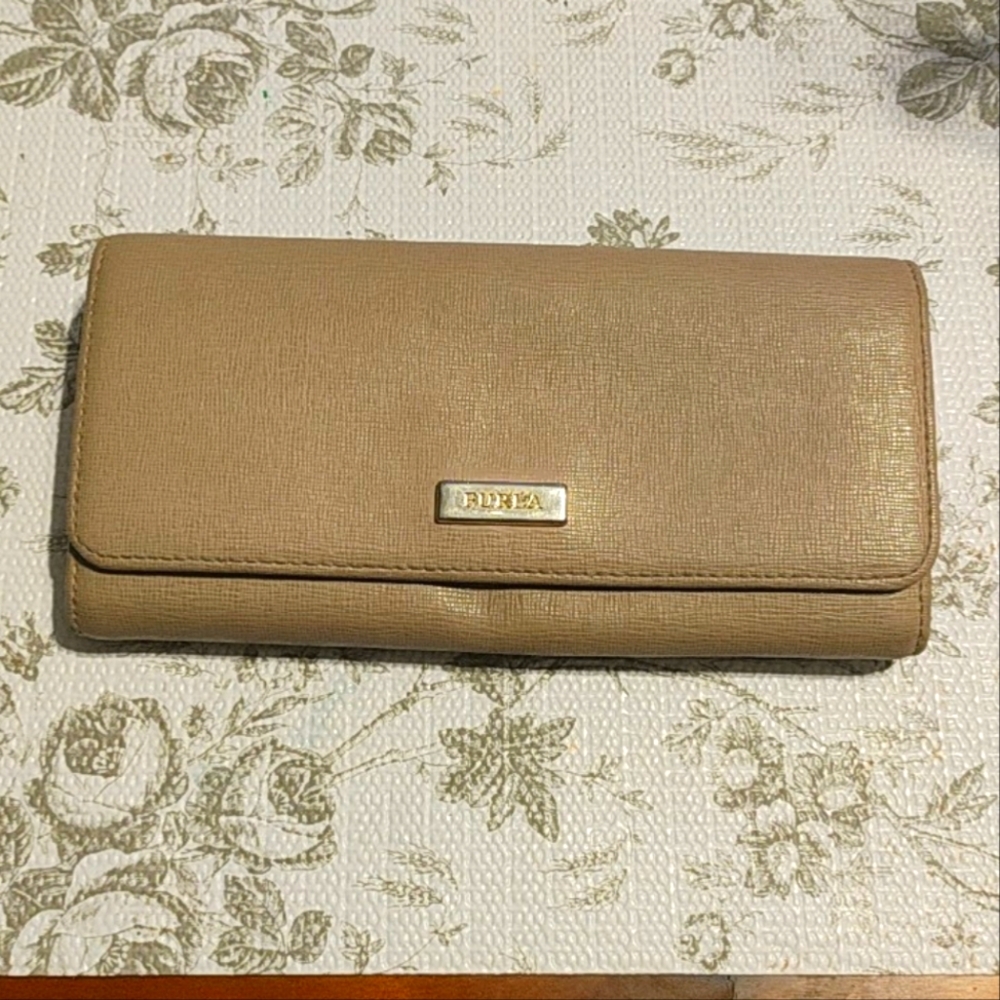 Furla wallet